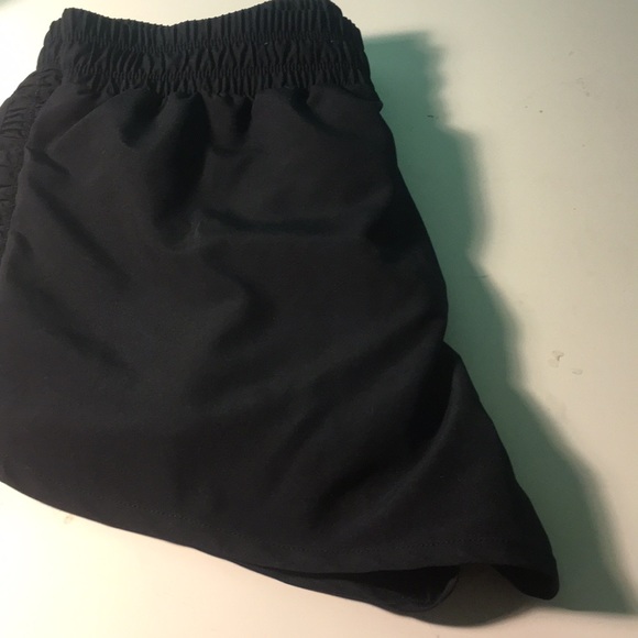 Shorts - Picture 4 of 4